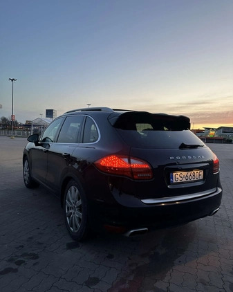 Porsche Cayenne cena 221400 przebieg: 77000, rok produkcji 2013 z Słupsk małe 781